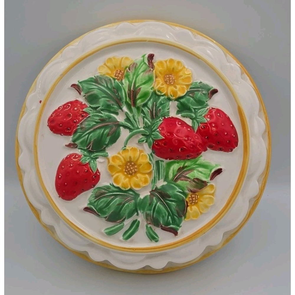 Vintage Majolica Ceramic Jello Bowl Wall Decor Strawberries 9" Dia x 2"